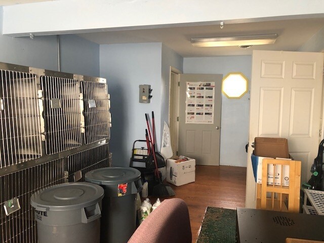 More Photos Of 1468 W Corbett Ave, Swansboro Office For Sale