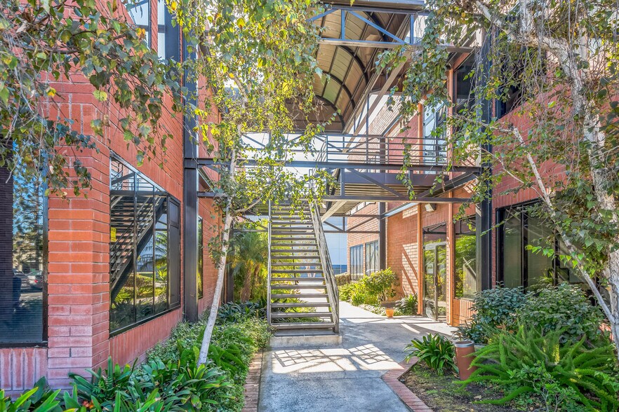 More Photos Of 2461 W 208th St, Torrance Loft Creative Space For Lease