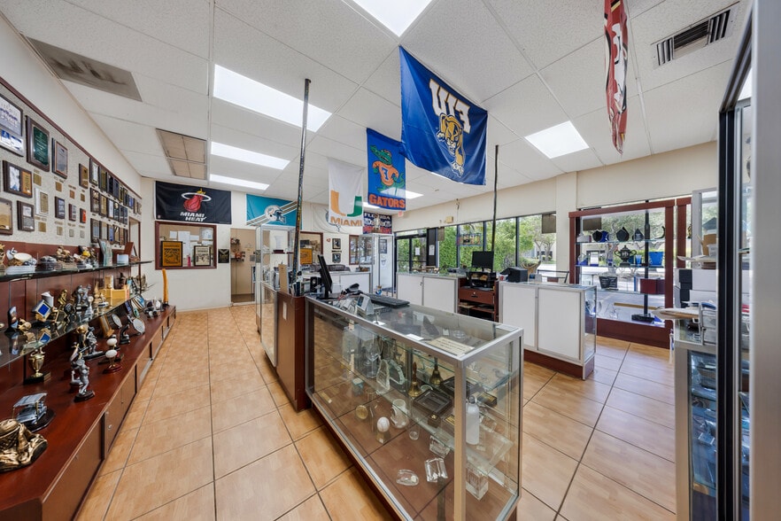 More Photos Of 9465 SW 56th St, Miami Freestanding For Sale