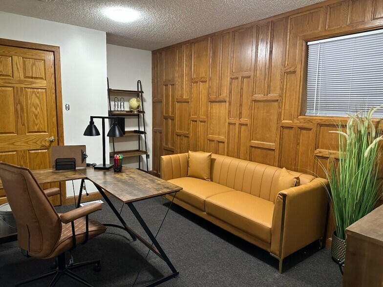 More Photos Of 4015 SW 21st St, Topeka Coworking Space