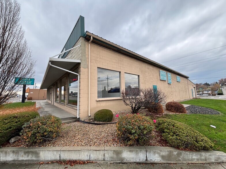 More Photos Of 4141 W Chinden Blvd, Garden City Freestanding For Lease