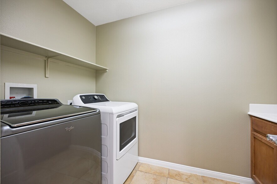 More Photos Of 4375 W Avenue M11, Lancaster Rehabilitation Center For Sale