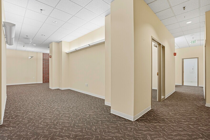 More Photos Of 625 Main St, Fitchburg Office Residential For Lease