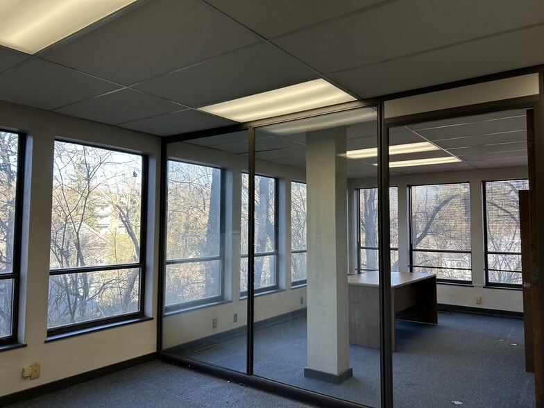 More Photos Of 1250 Springfield Pike, Cincinnati Office For Lease