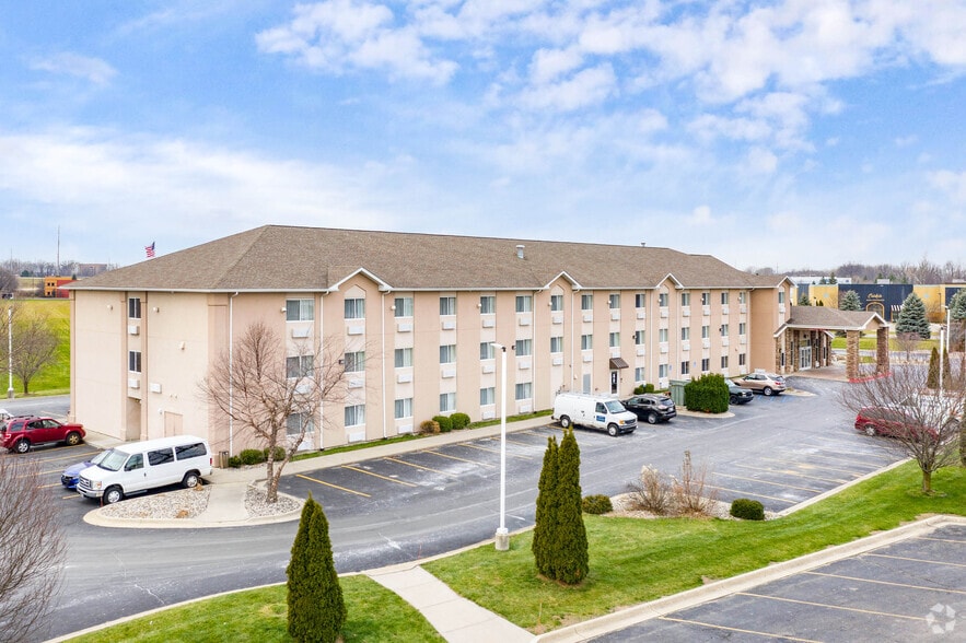 More Photos Of 9742 Woodlane Dr, Dimondale Hotel For Sale