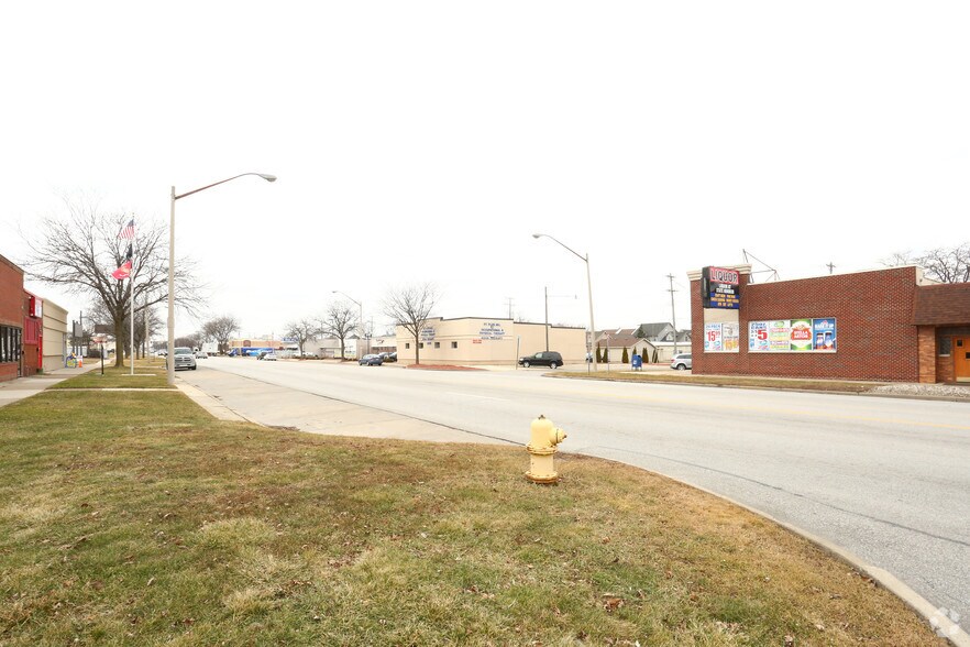 More Photos Of 1266 Eureka Rd, Wyandotte Convenience Store For Sale