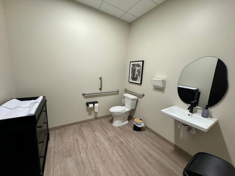 More Photos Of 405 Sagamore Pky S, Lafayette Storefront Retail Office For Lease