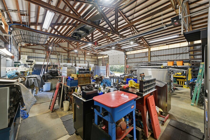 More Photos Of 55374 Rosa Rd, Bandon Manufacturing For Sale