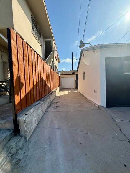 More Photos Of 107 W Fairview Blvd, Inglewood Medical For Lease