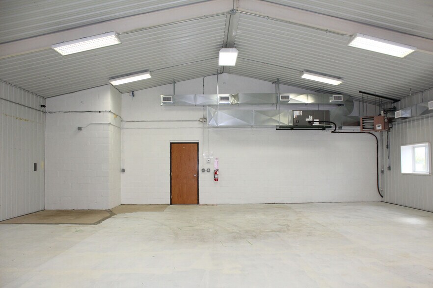 More Photos Of 331 4th Ave S, Sartell Warehouse For Lease