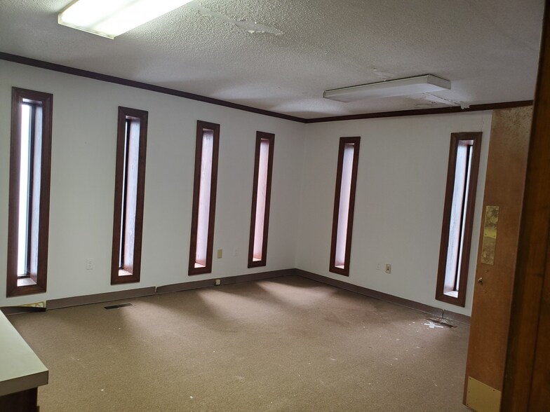 More Photos Of 1433 S Franklin St, Rocky Mount Warehouse For Sale