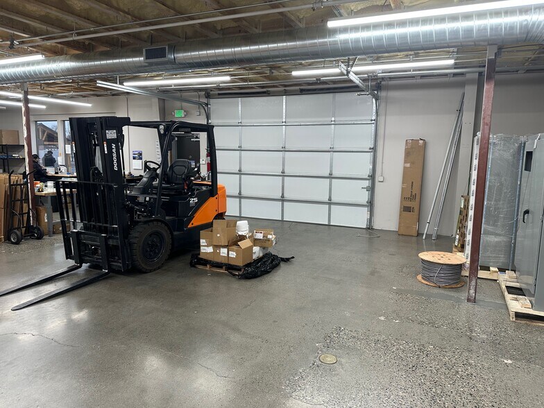 More Photos Of 2920 George Washington Way, Richland Office For Lease