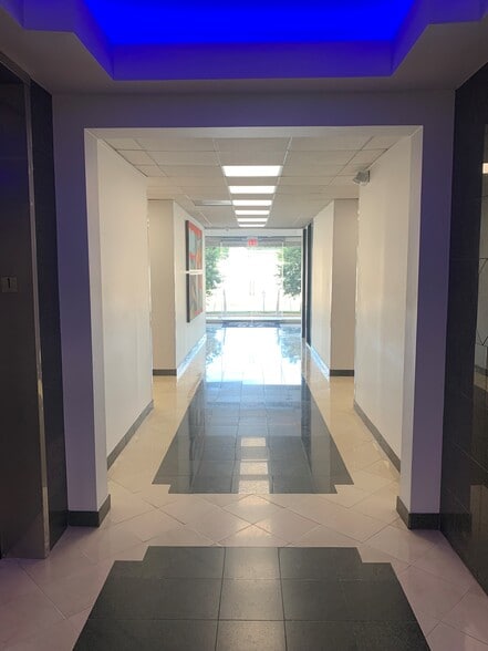 More Photos Of 710 N Post Oak Rd, Houston Office For Lease