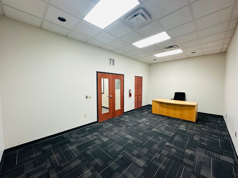 More Photos Of 12276 San Jose Blvd, Jacksonville Medical For Lease