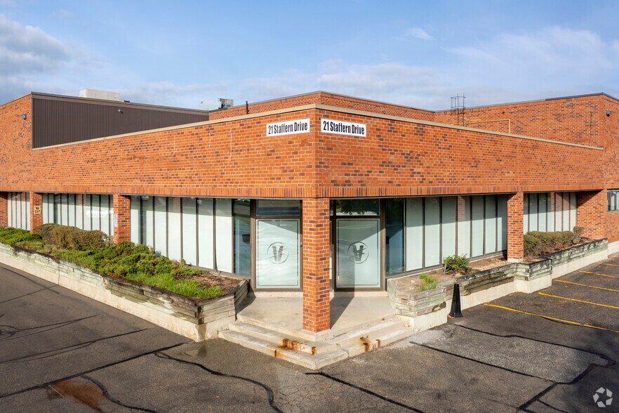 More Photos Of 21 Staffern Dr, Vaughan Warehouse For Lease