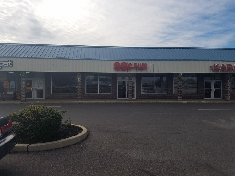 More Photos Of 1103-1105 Sunset Rd, Burlington Storefront For Lease