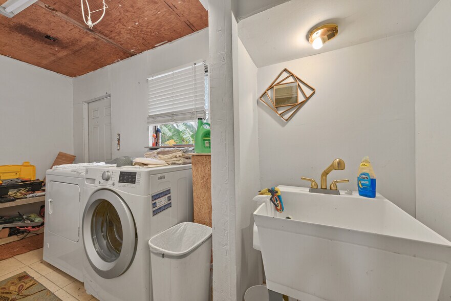 More Photos Of 1804 36th St N, Texas City Multifamily For Sale