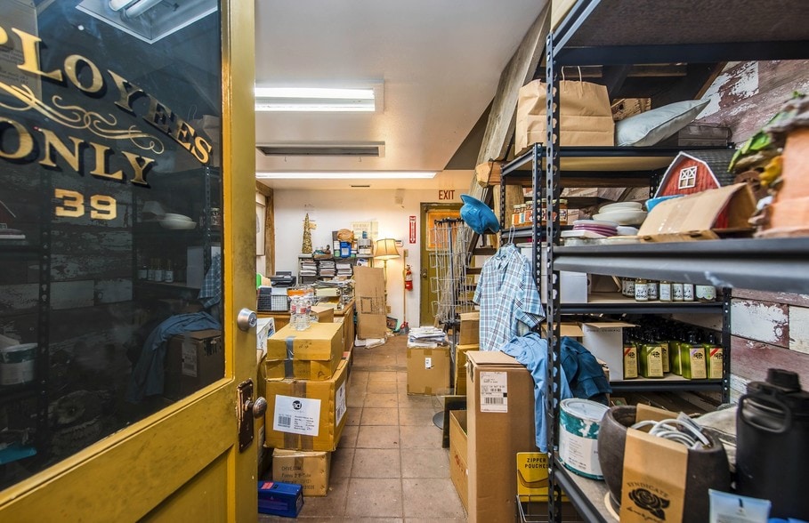 More Photos Of 401 W Chapman Ave, Orange General Retail For Sale