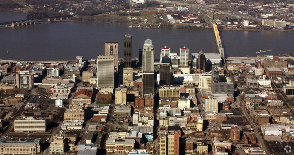 More Photos Of 500 W Jefferson St, Louisville Office For Lease