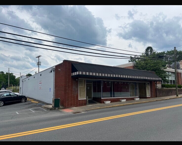 More Photos Of 115 W Maple Ave, Fayetteville Storefront Retail Office For Sale