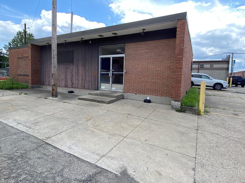 More Photos Of 526 Milburn Ave, Dayton Warehouse For Sale