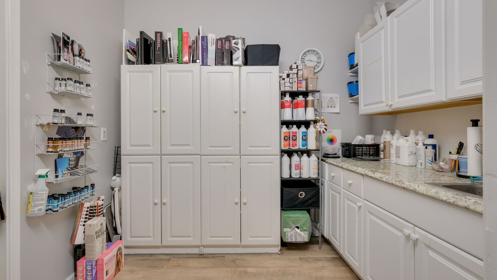 More Photos Of 42 S York Rd, Hatboro Storefront For Sale