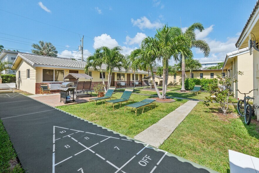 More Photos Of 1201 S Federal Hwy, Hollywood Hotel For Sale