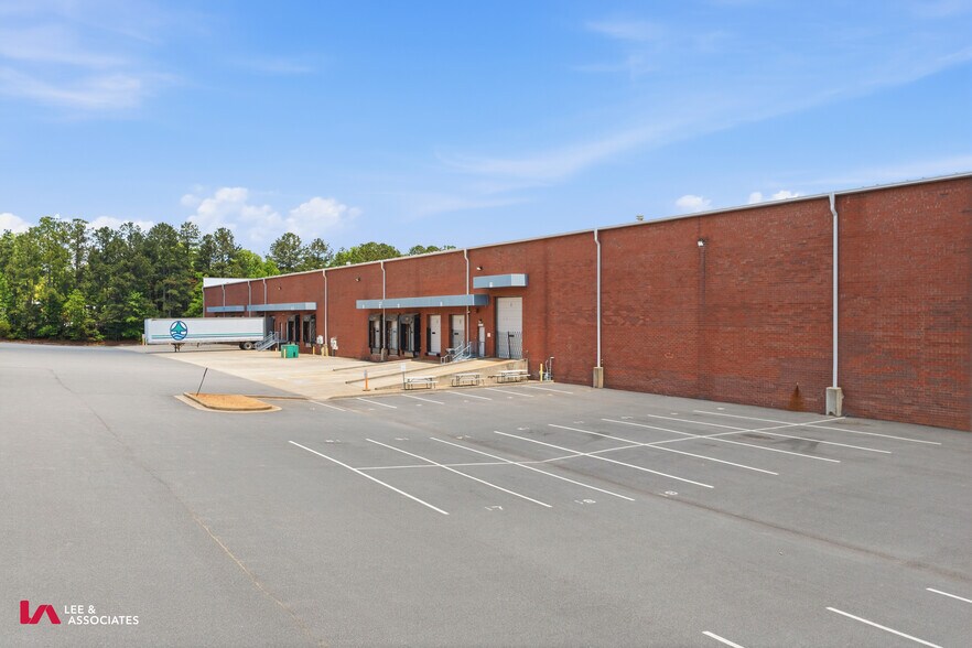 More Photos Of 1650 Bluegrass Lakes Pky, Alpharetta Warehouse For Lease