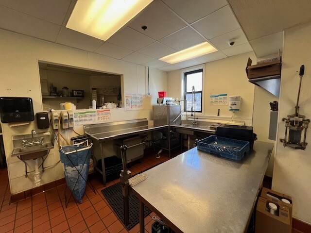 More Photos Of 98 W Main St, West Dundee Restaurant For Lease