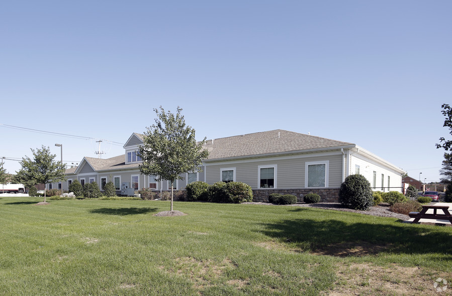 Primary Photo Of 84 Doe Run Rd, Manheim Medical For Lease