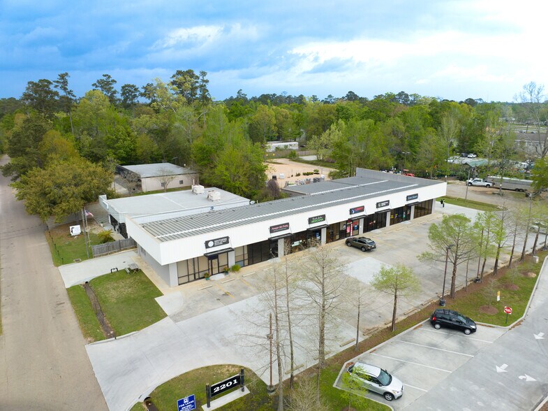 More Photos Of 2201 11th St, Mandeville Storefront Retail Office For Lease