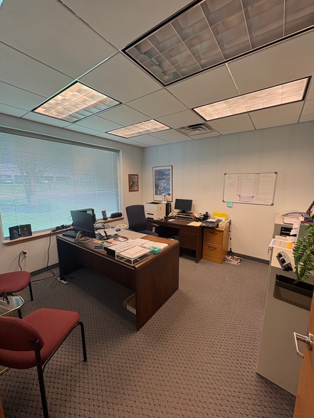 More Photos Of 6506 Baum Dr, Knoxville Office For Sale