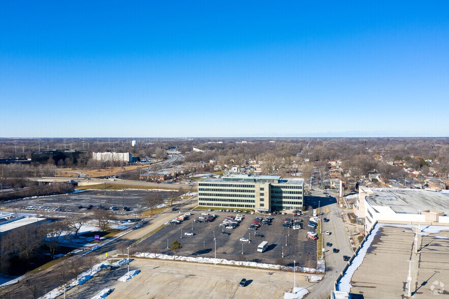 More Photos Of 9933 Lawler Ave, Skokie Office For Lease