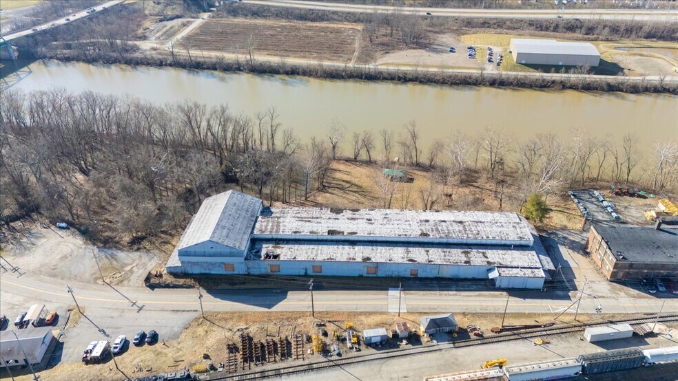 More Photos Of 828 Depot St, Parkersburg Warehouse For Sale