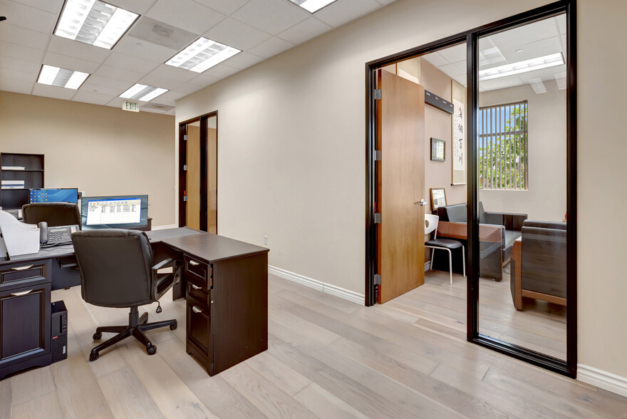 More Photos Of 26501 Rancho Pky S, Lake Forest Medical For Sale