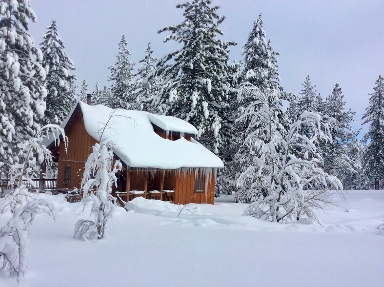 More Photos Of 320 Independence Lake Rd, Sierraville Lodge Meeting Hall For Sale