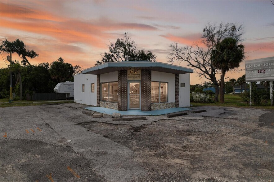 More Photos Of 1201 N Pinellas Ave, Tarpon Springs General Retail For Sale