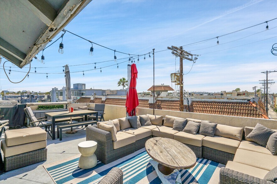 More Photos Of 14 Mast, Marina Del Rey Apartments For Sale