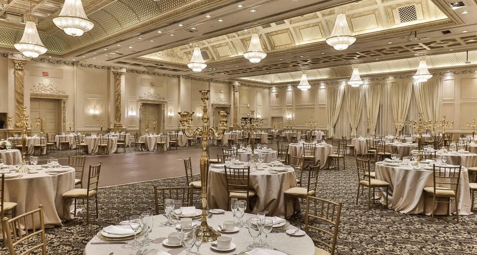 More Photos Of 8440 Hwy-27, Vaughan Flex For Sale