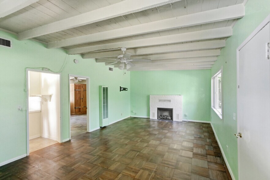 More Photos Of 4833 College Oak Dr, Sacramento Multifamily For Sale