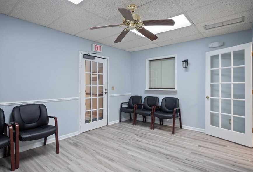 More Photos Of 940 W Avon Rd, Rochester Hills Medical For Lease