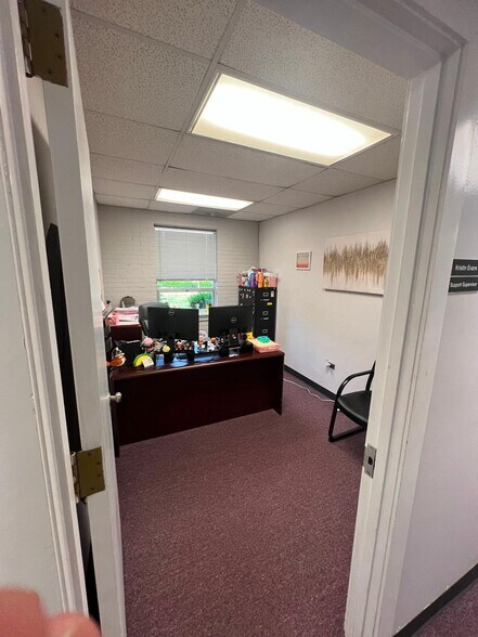 More Photos Of 320 E Lee Ave, Yadkinville Medical For Sale