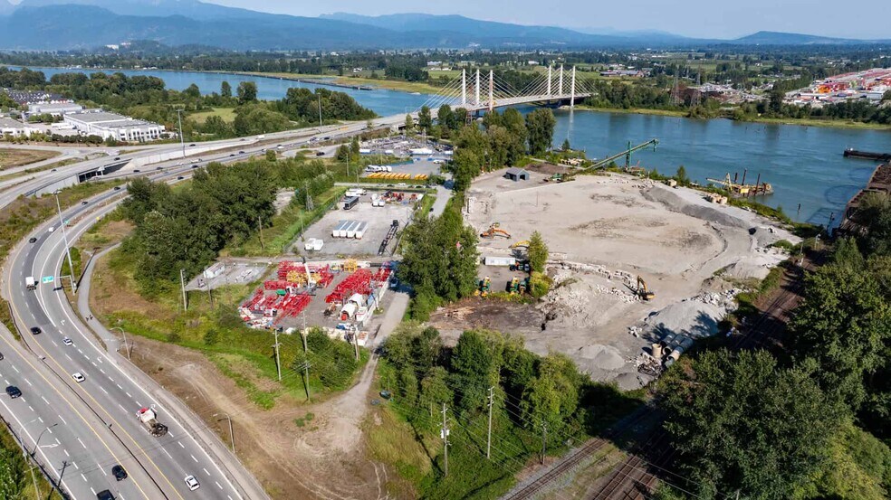 More Photos Of 720-750 Kingsway Ave, Port Coquitlam Land For Lease