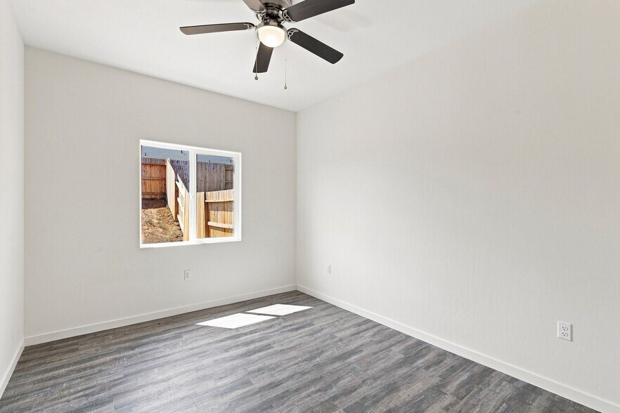 More Photos Of 9121 Prometheus Dr, Bakersfield Apartments For Sale