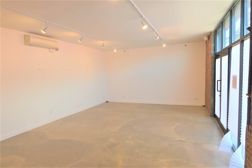 More Photos Of 1-11 Gem St, Brooklyn Office For Lease