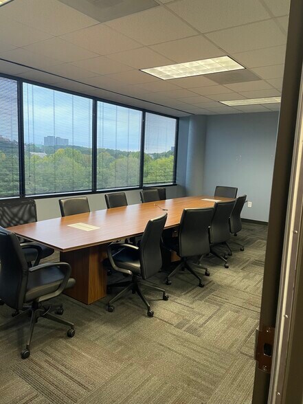 More Photos Of 180 Interstate N Pky SE, Atlanta Office For Lease