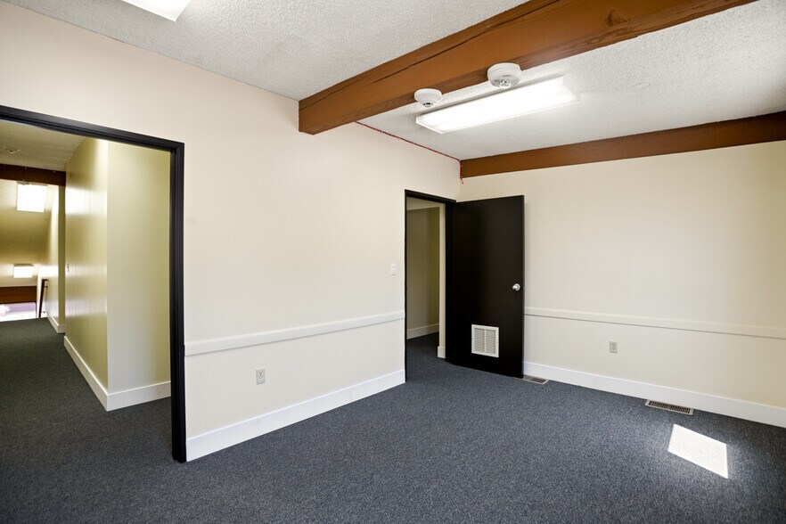 More Photos Of 1111 W Town and Country Rd, Orange Medical For Lease