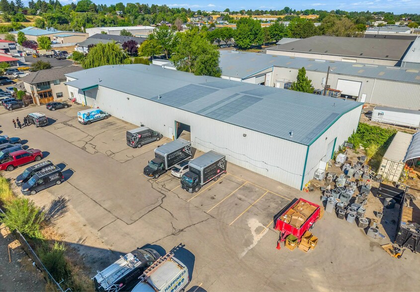 More Photos Of 5090 N Sawyer Ave, Garden City Warehouse For Sale