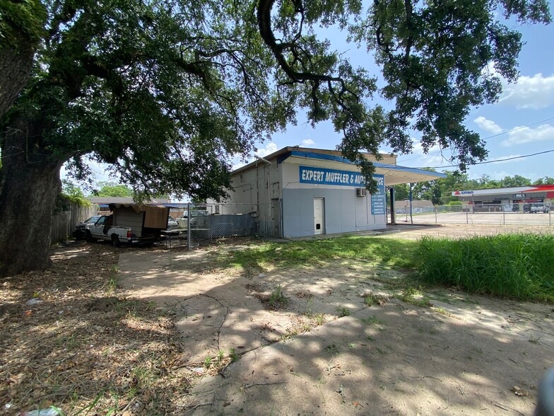 More Photos Of 1398 Washington Blvd, Beaumont Auto Repair For Lease