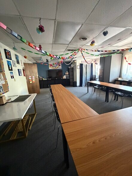 More Photos Of 171 Market Sq, Newington Office For Lease